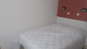 1 camera, ferro/asse da stiro, Wi-Fi, lenzuola