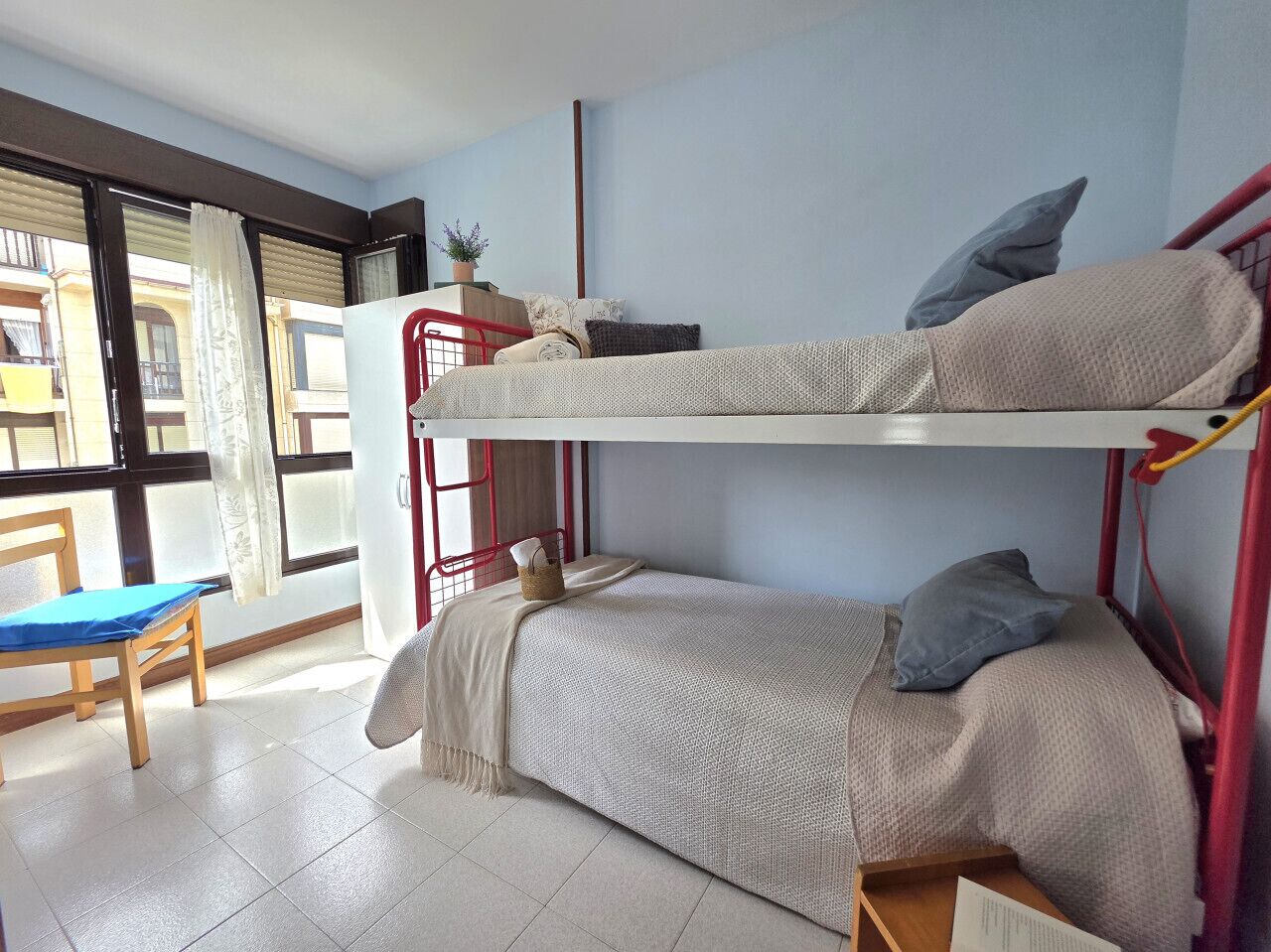 2 Schlafzimmer, Bügeleisen/Bügelbrett, Bettwäsche
