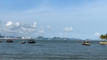 ชายหาด