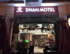 Tempat makan outdoor