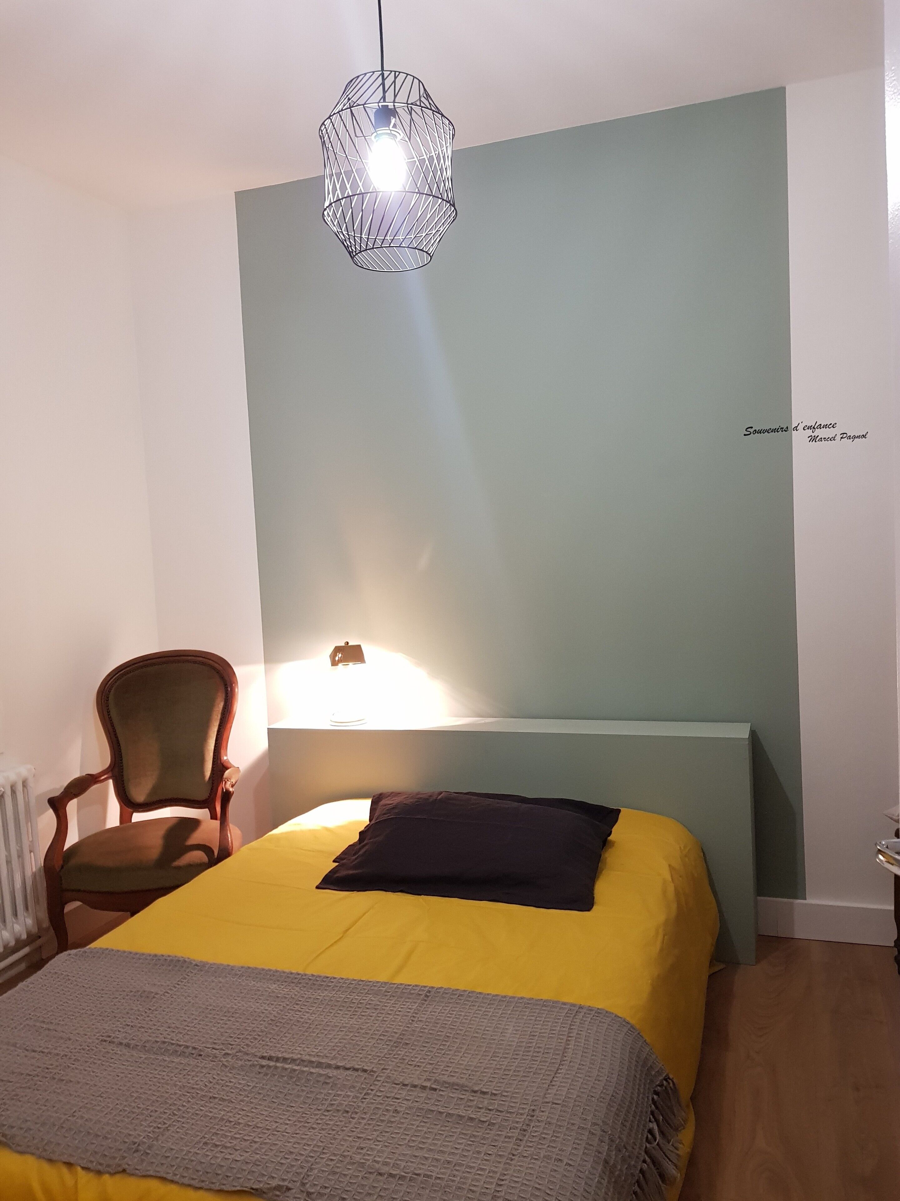 3 bedrooms, iron/ironing board, bed sheets