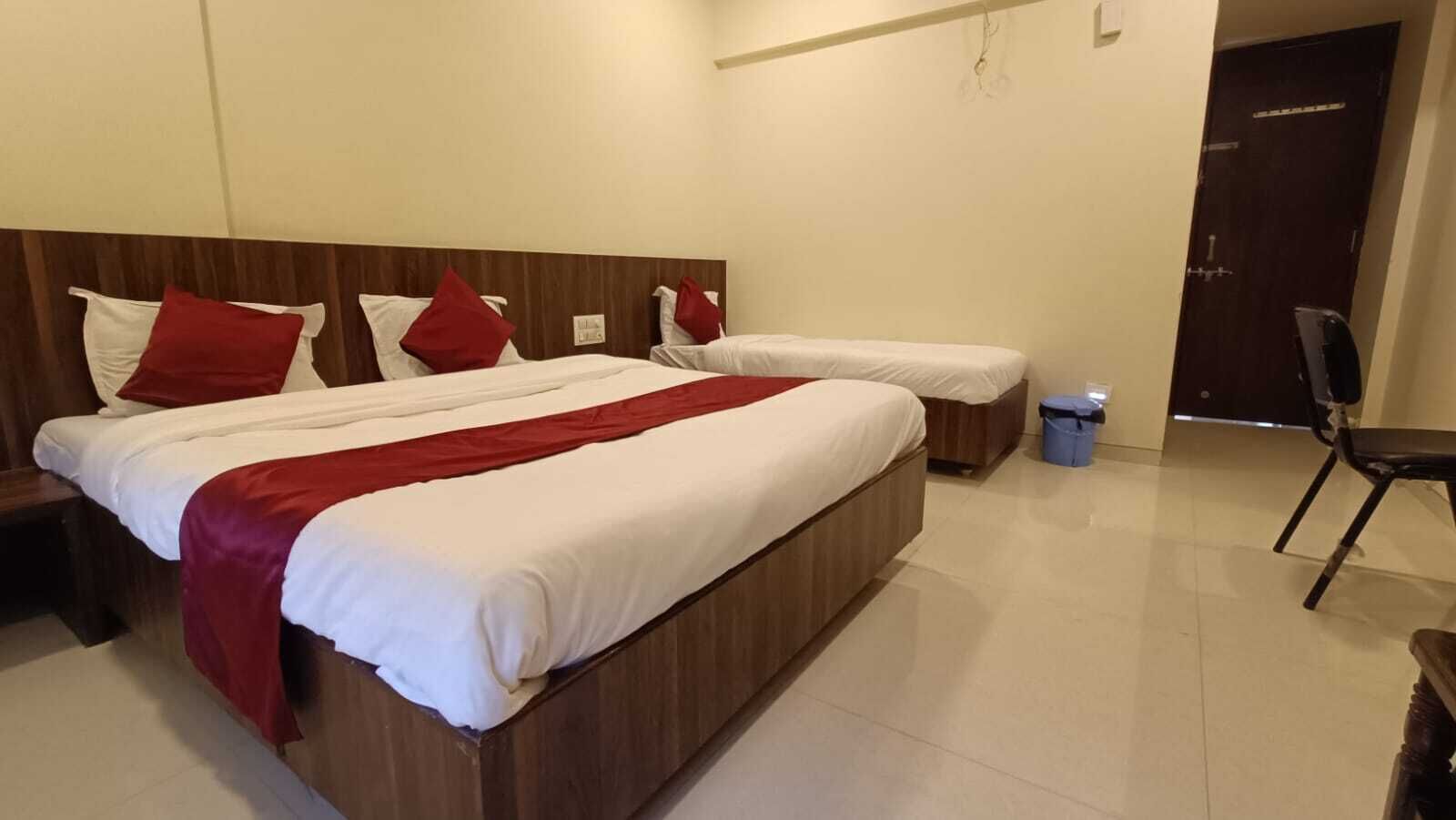 Kamar Triple Deluks, pemandangan kota | Meja kerja dan Wi-Fi gratis
