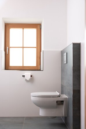 Bathroom - Klochberg R&L APP Sunrise - Gelber Muskateller (Kloech)