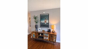 Interior - Trendy 2 Bedroom Bungalow in Rockwood (Portland)