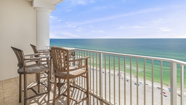 Property grounds - Two-Story penthouse with stunning Gulf views (Miramar Beach)