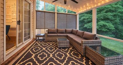 Sleeps 10 | 4BR w/ 6 Beds | Spacious Yard