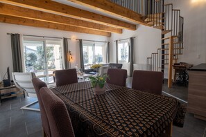 Interior - Villa 'St Roman with Private Pool', Wi-Fi and Air Conditioning in Labastide-de-Virac (Labastide-de-Virac)