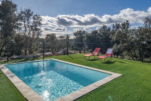 Villa 'St Roman with Private Pool', Wi-Fi and Air Conditioning in Labastide-de-Virac