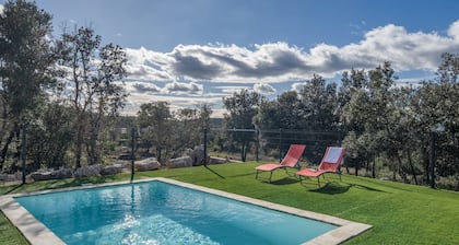 Villa 'St Roman with Private Pool', Wi-Fi and Air Conditioning in Labastide-de-Virac