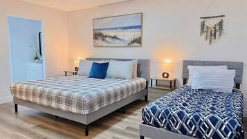 2 bedrooms, desk, iron/ironing board, WiFi