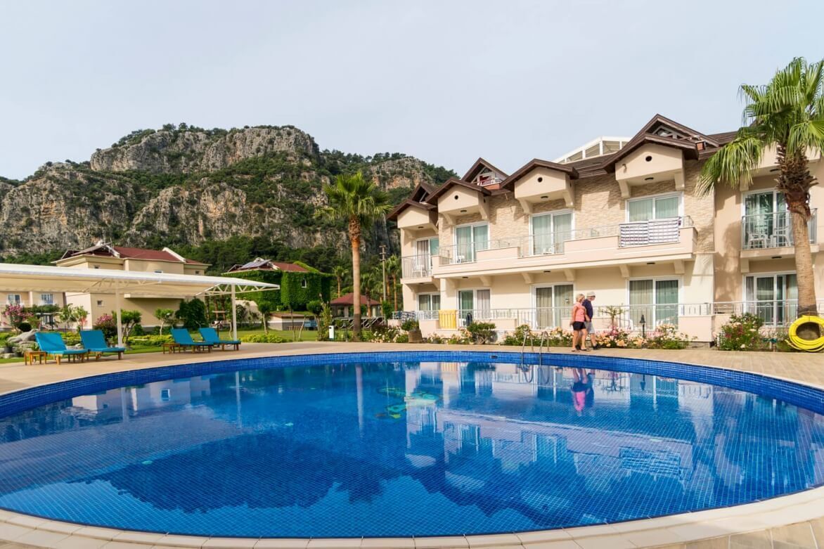 3 outdoor pools