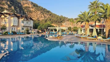 3 outdoor pools