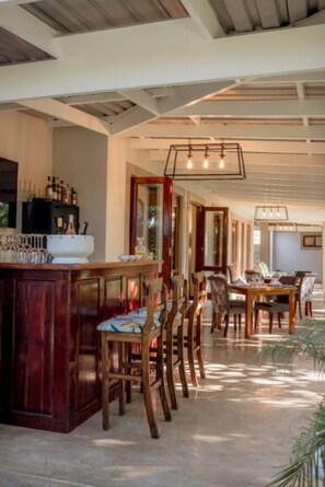 Bar (di hartanah)