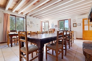 Dining - Apartment 'Camera Matrimoniale E Patio Garden' with Lake View, Shared Garden and Wi-Fi (Toscolano Maderno)