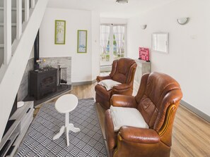 TV - House with pool 50 m from Lascaux IV for two (Montignac)