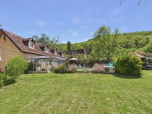 Property grounds - House with pool 50 m from Lascaux IV for 3 (Montignac)