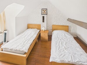 2 bedrooms, free WiFi - House with pool 50 m from Lascaux IV for four (Montignac)