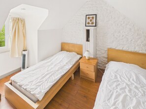 2 bedrooms, free WiFi - House with pool 50 m from Lascaux IV for four (Montignac)