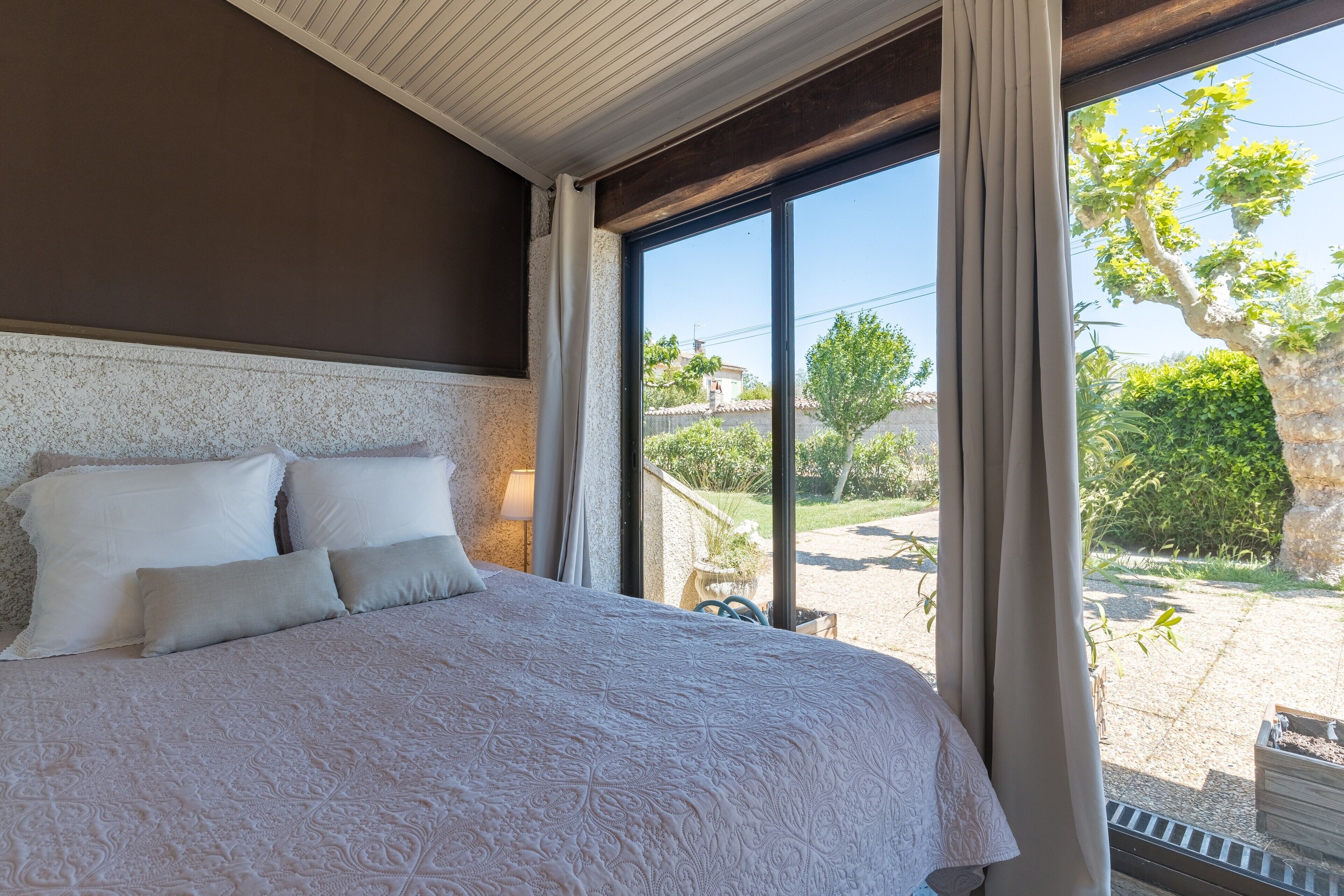 1 chambre, fer et planche à repasser, Wi-Fi, draps fournis