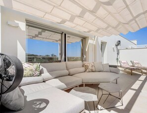 TV - The Don | Terrace - Views - Pool (La Cala de Mijas)
