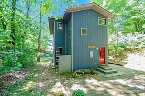 Exterior - Dog-friendly home with lake views, wood stove, kayaks/SUPs, & W/D (Coloma)