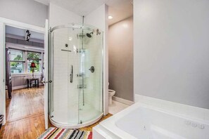 Shower, hair dryer, towels - Wonderful Downtown Gem W/ Fast WiFi, Firepit, & Central AC - Walk to the Beach (New Buffalo)