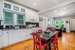 Fridge, microwave, oven, stovetop - Wonderful Downtown Gem W/ Fast WiFi, Firepit, & Central AC - Walk to the Beach (New Buffalo)