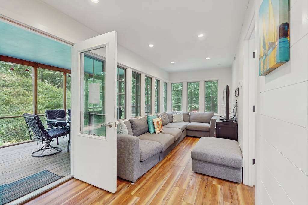 TV, fireplace, stereo, offices