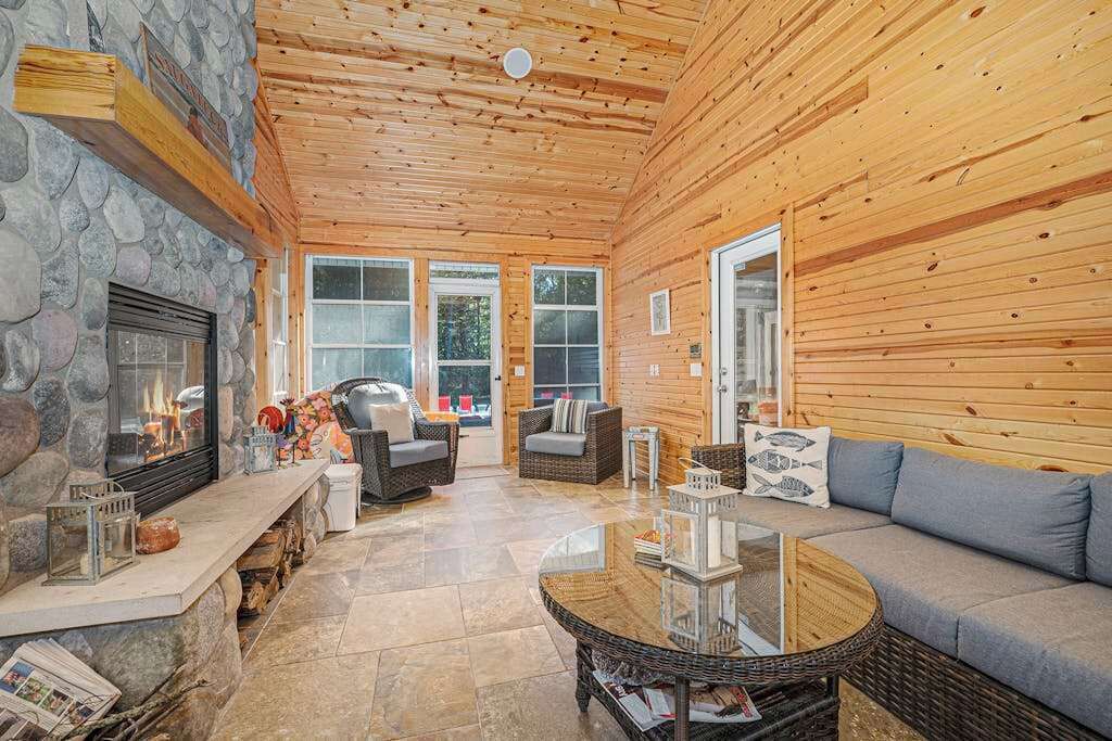 TV, fireplace, DVD player, offices