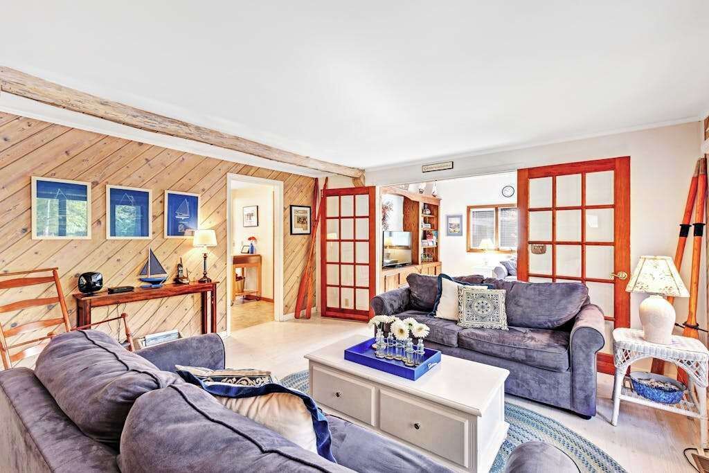 TV, fireplace, DVD player