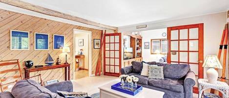 TV, fireplace, DVD player