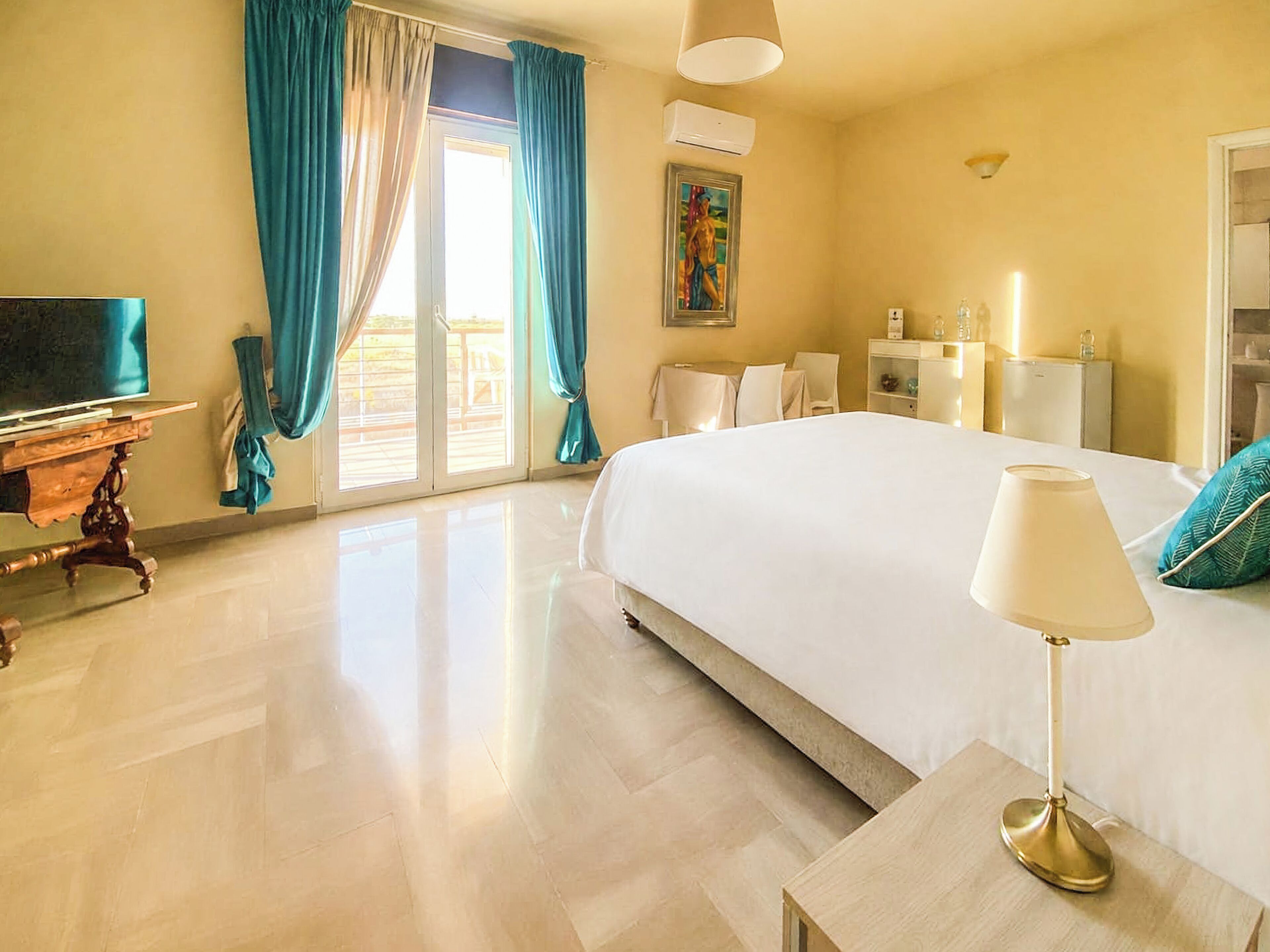 Room, Balcony, City View