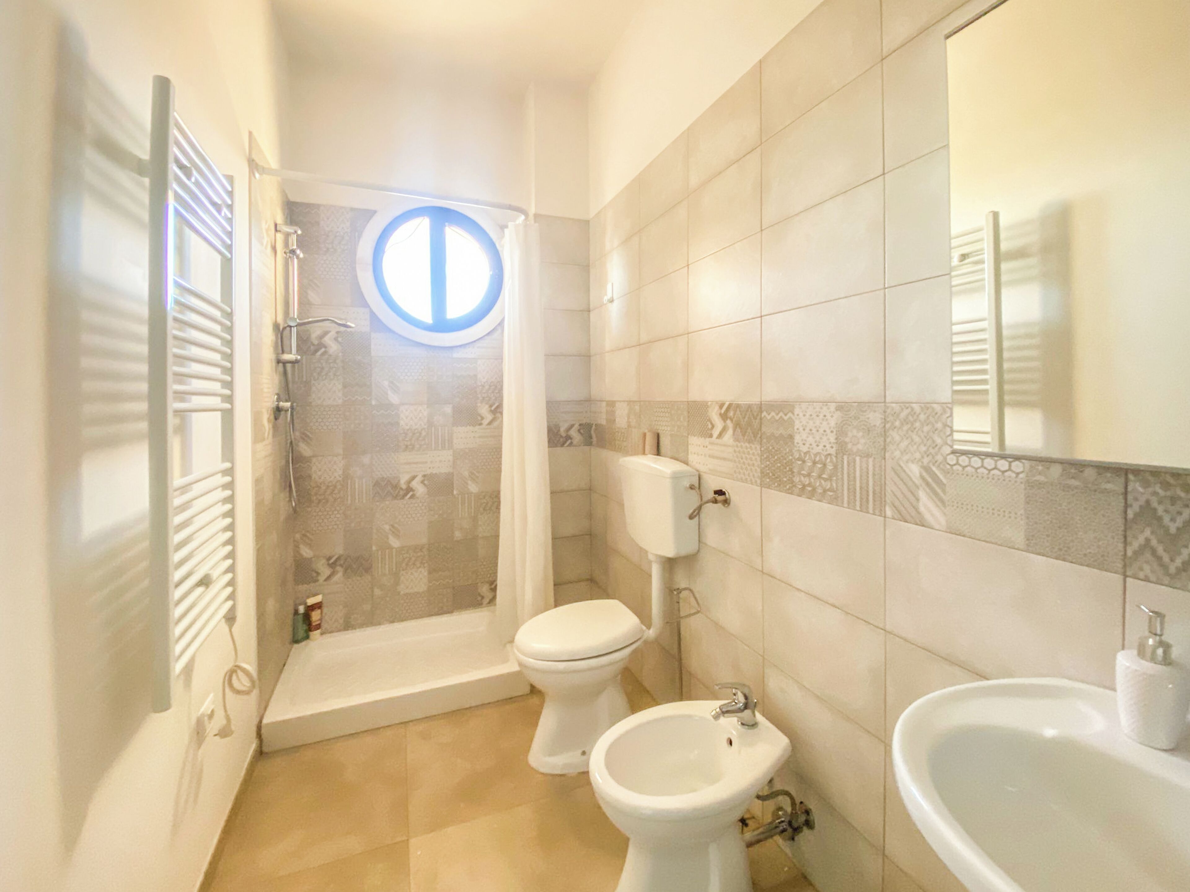 Room, Balcony, City View | Bathroom