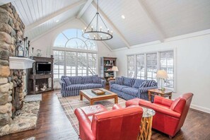 TV, fireplace, offices