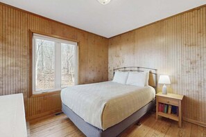 3 bedrooms, iron/ironing board, WiFi, bed sheets - Private Cottage w/Wood-Burning Fireplace, WiFi, and Lakefront Access (Fennville)