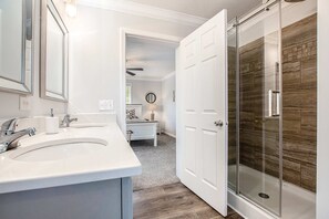 Shower, hair dryer, towels - Three-Story, Deluxe Home w/ Central AC, Furnished Decks & Lake View (South Haven)