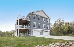 Exterior - Three-Story, Deluxe Home w/ Central AC, Furnished Decks & Lake View (South Haven)