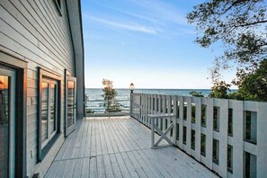 Terrace/patio - Exclusive beach access, serene views, and family-friendly amenities (Coloma)
