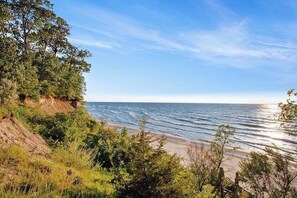 On the beach - Exclusive beach access, serene views, and family-friendly amenities (Coloma)