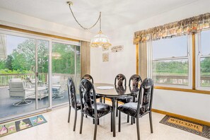 Dining - Fontano Casa | House in Coloma near Michigan's Great Lakes (Coloma)