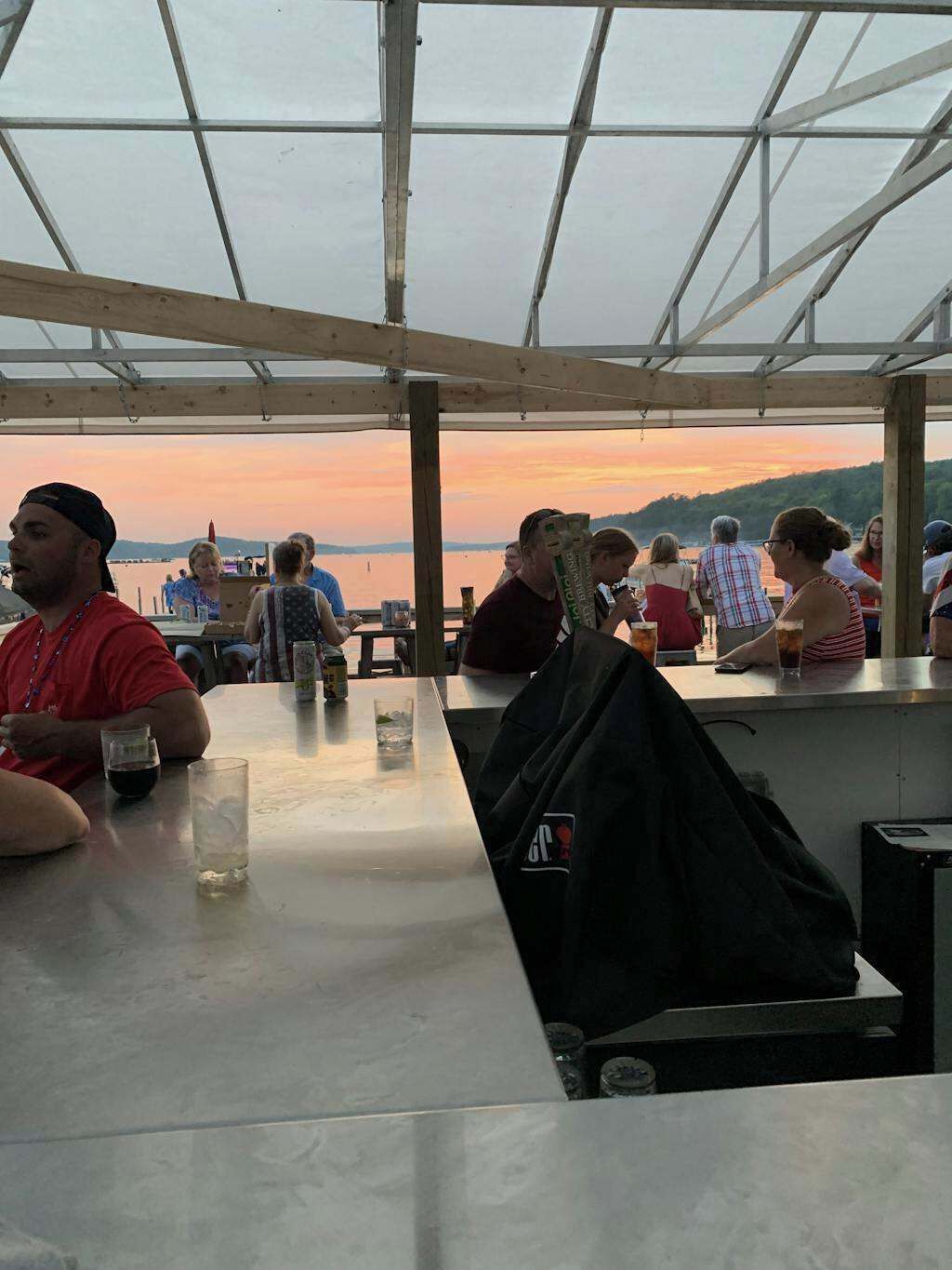 Bar (in der Unterkunft)