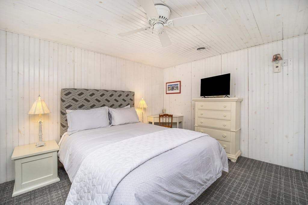 1 chambre, fer et planche à repasser, Wi-Fi, literie fournie