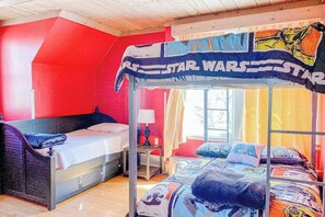7 室のベッドルーム、デスク、アイロン / アイロン台、WiFi