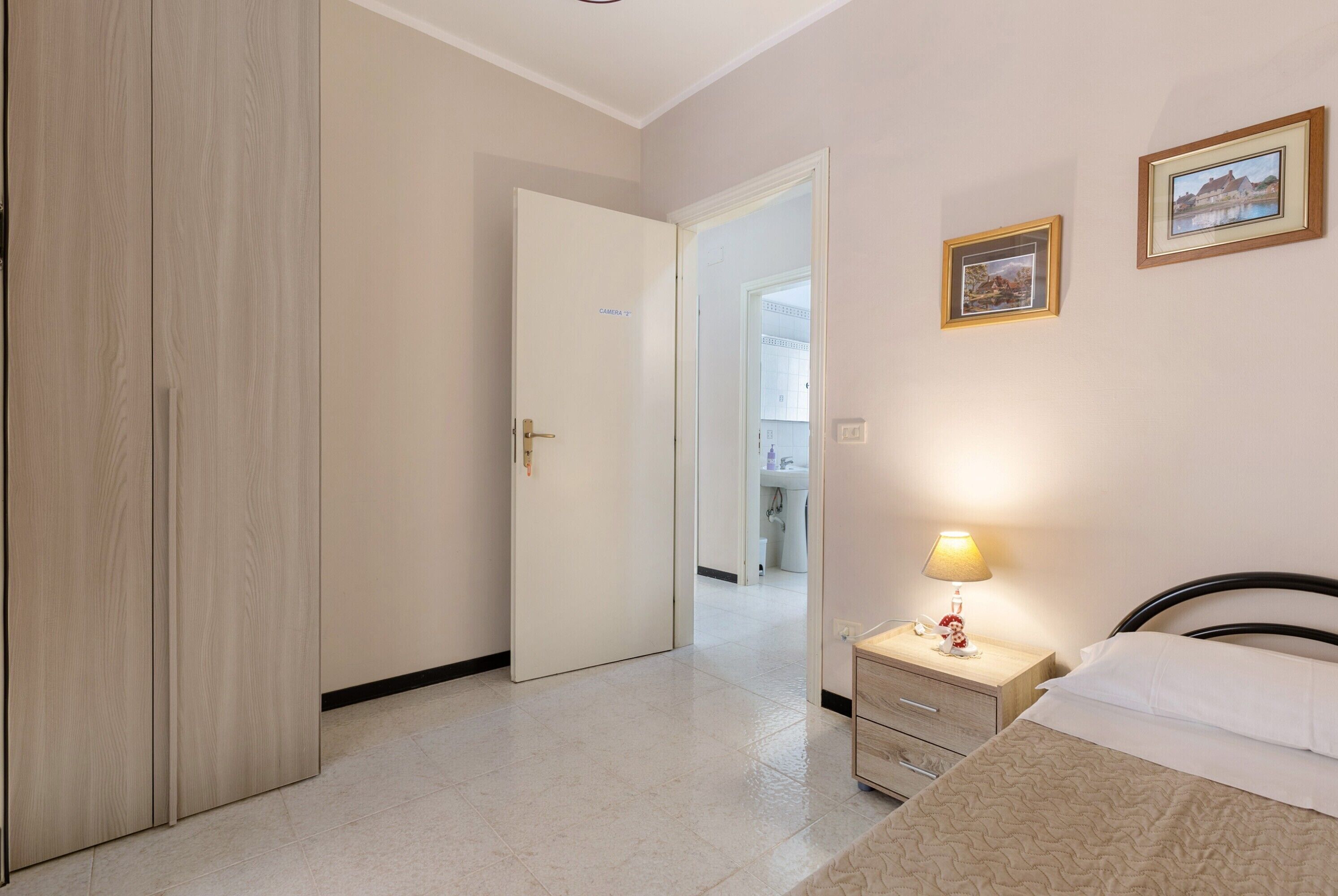 3 chambres, fer et planche à repasser, Wi-Fi, draps fournis