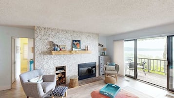 TV, fireplace, offices