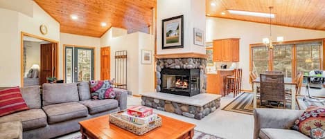 TV, fireplace