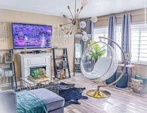 Living area -   Charming 3 bedroom home located near Guitar Hotel Casino (Fort Lauderdale)