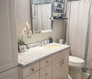 Bathroom -   Charming 3 bedroom home located near Guitar Hotel Casino (Fort Lauderdale)