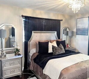 Room -   Charming 3 bedroom home located near Guitar Hotel Casino (Fort Lauderdale)