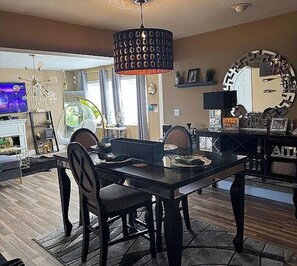 Dining -   Charming 3 bedroom home located near Guitar Hotel Casino (Fort Lauderdale)